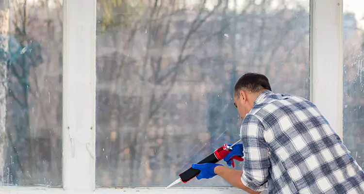 Quality Sliding Shower Door Repair for Closing Issues in West Pensacola, FL